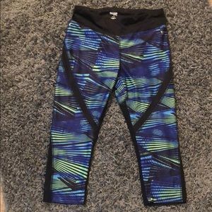 Danskin Now yoga capri